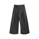 Minimalist-style Mens Tapered Trousers With Double Pleats And A Soft