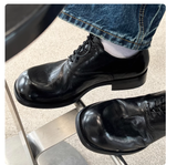 Elegant Leather Commuter Shoes In Smoked Cowhide