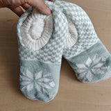 Warm And Lovely Glue-dispensing Non-slip Floor Shoes
