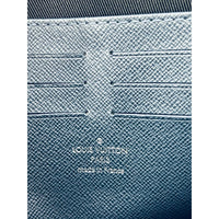 Louis Vuitton Pochette Voyage MM Taiga Dark Blue Leather Hand Bag Limited Edition