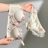 MOYISU Victorian Underwear Set - Delicate Cream Bralette with Floral Stitch, Retro Sweetheart Neckline for Petite Bust Elegance