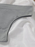 Seamless thong sports yoga comfortable seamless underwear sexy solid color women's underwear Z626