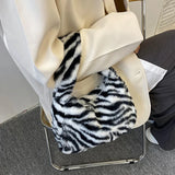 Stylish Leopard Pattern Tote Bag Soft Plush Handbag Underarm Shoulder Bag Women'S Casual Armpit Bag Lipstick Key Bag Trendy