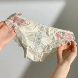 MOYISU Victorian Underwear Set - Delicate Cream Bralette with Floral Stitch, Retro Sweetheart Neckline for Petite Bust Elegance
