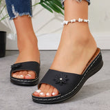 Lightweight Wedges Slippers Women 2025 Summer Flower Decor Thick Sole Sandals Woman Plus Size 36-43 Platform Beach Flip Flops