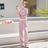 Knitted two-piece casual suit is loose and comfortable