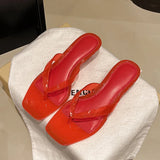 2026 Summer Jelly Shoes Women Fashion Sandals Low Heel Square Toe Girls Street Flip Flops Transparent Color Female Slippers