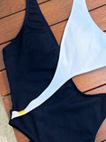 2025 New Fashion Bikini White and Black Contrasting Color Hollow Strap One-piece Swimsuit Beach Bathing Suit Women Купальник