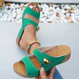 Women's Fashion Wedge-heeled  Leisure Slippers 2026 Summer New Lightweight Open-toed Platform Slippers.