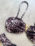 Sexy women's triangle leopard print bikini 2-piece set metal V decoration summer beach split swimsuit