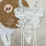 Toucheart Embroidery Floral Sexy Lingerie Panty Garters3PCS Skinny Plunge Patchwork See-through Romantic Private Interesting Set