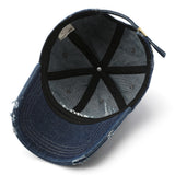Single-color Embroidered Label With Frayed Edges, Washed And Aged For A Retro And Casual Look. Baseball Cap With Curved Brim, Suitable For Street Entertainment And Travel.