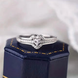 Elegant 925 Sterling Silver Heart Ring with Sparkling Zirconia